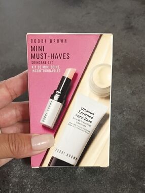 Bobbi Brown Mini Must-Haves Skincare Set